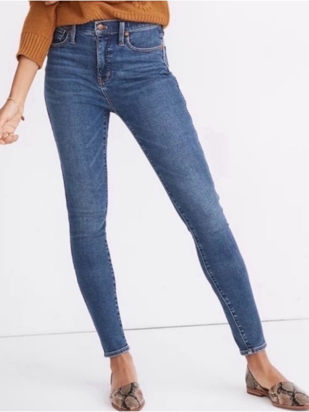 High-Rise Skinny Jeans in Medium Blue